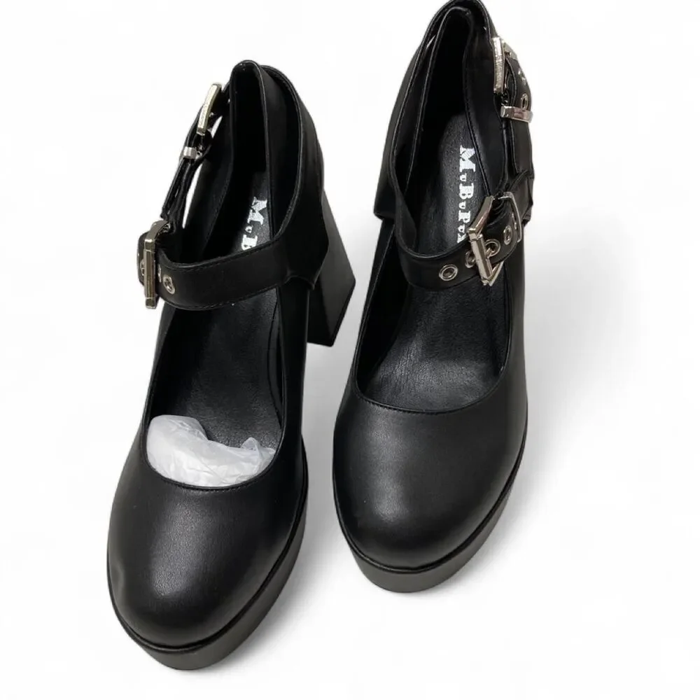 Women's Black Courts